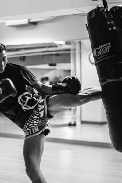 top 4 reasons to enroll in a kickboxing program