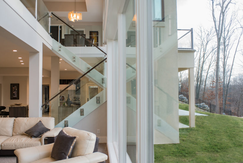 when is it better to hire an architect over a contractor