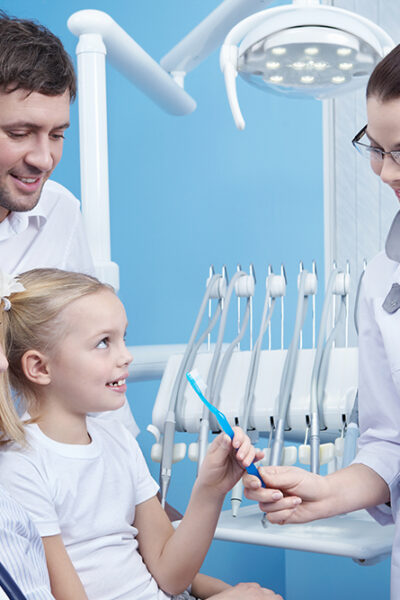 3 ways family dentistry improves communication about oral care at home